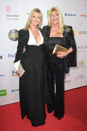 Marlene Charell with daughter Angelina at the award ceremony of the Golden Sun 2023 during the Sonnenklar TV Gala in Wunderland Kalkar Kalkar, 22 04 2023 Foto:xF.xKernx xFuturexImage