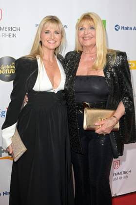Marlene Charell with daughter Angelina at the award ceremony of the Golden Sun 2023 during the Sonnenklar TV Gala in Wunderland Kalkar Kalkar, 22 04 2023 Foto:xF.xKernx xFuturexImage