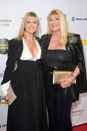 Marlene Charell with daughter Angelina at the award ceremony of the Golden Sun 2023 during the Sonnenklar TV Gala in Wunderland Kalkar Kalkar, 22 04 2023 Foto:xF.xKernx xFuturexImage
