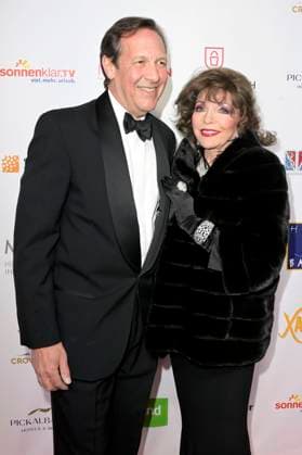 Joan Collins with husband Percy Gibson at the Golden Sun 2023 award ceremony during the Sonnenklar TV Gala at Wunderland Kalkar Kalkar, 22 04 2023 Foto:xF.xKernx xFuturexImage