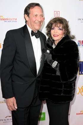 Joan Collins with husband Percy Gibson at the Golden Sun 2023 award ceremony during the Sonnenklar TV Gala at Wunderland Kalkar Kalkar, 22 04 2023 Foto:xF.xKernx xFuturexImage