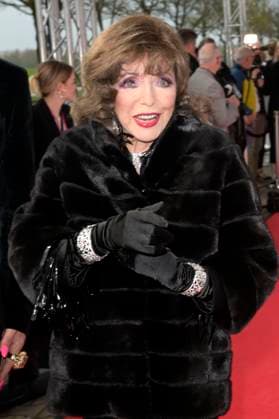 Joan Collins at the award ceremony of the Golden Sun 2023 during the Sonnenklar TV Gala in Wunderland Kalkar Kalkar, 22 04 2023 Foto:xF.xKernx xFuturexImage