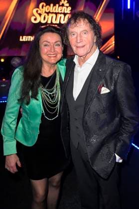 Franz Lambert with wife Christa Lambert at the award ceremony of the Golden Sun 2023 during the Sonnenklar TV Gala in Wunderland Kalkar Kalkar, 22 04 2023 Foto:xF.xKernx xFuturexImage