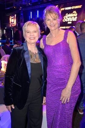 Birgit Lechtermann and Heike Henkel at the award ceremony of the Golden Sun 2023 during the Sonnenklar TV Gala in Wunderland Kalkar Kalkar, 22 04 2023 Foto:xF.xKernx xFuturexImage