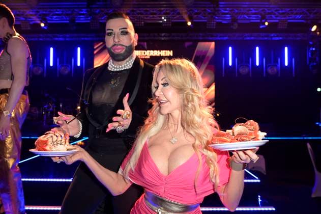 Harald Glööckler and Dolly Buster at the award ceremony of the Golden Sun 2023 during the Sonnenklar TV Gala in Wunderland Kalkar Kalkar, 22 04 2023 Foto:xF.xKernx xFuturexImage