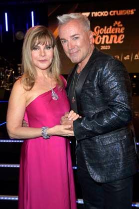 Deborah Sasson and Uwe Kroeger at the award ceremony of the Golden Sun 2023 during the Sonnenklar TV Gala in Wunderland Kalkar Kalkar, 22 04 2023 Foto:xF.xKernx xFuturexImage