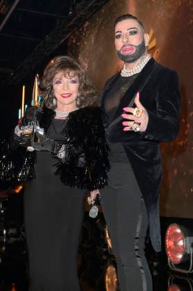 Joan Collins and Harald Glööckler at the award ceremony of the Golden Sun 2023 during the Sonnenklar TV Gala in Wunderland Kalkar Kalkar, 22 04 2023 Foto:xF.xKernx xFuturexImage