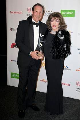 Joan Collins with husband Percy Gibson at the Golden Sun 2023 award ceremony during the Sonnenklar TV Gala at Wunderland Kalkar Kalkar, 22 04 2023 Foto:xF.xKernx xFuturexImage