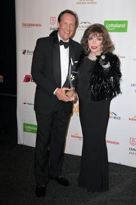 Joan Collins with husband Percy Gibson at the Golden Sun 2023 award ceremony during the Sonnenklar TV Gala at Wunderland Kalkar Kalkar, 22 04 2023 Foto:xF.xKernx xFuturexImage