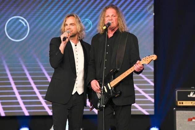 Tim Wilhelm and Aron Strobel from Münchener Freiheit at the award ceremony of the Golden Sun 2023 during the Sonnenklar TV Gala in Wunderland Kalkar Kalkar, 22 04 2023 Foto:xF.xKernx xFuturexImage