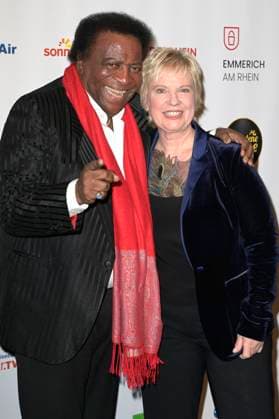 Roberto Blanco and Birgit Lechtermann at the award ceremony of the Golden Sun 2023 during the Sonnenklar TV Gala in Wunderland Kalkar Kalkar, 22 04 2023 Foto:xF.xKernx xFuturexImage