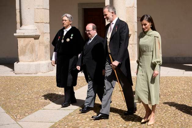 24-04-2023 Madrid Queen Letizia and King Felipe arriving for the presentation of the Miguel de Cervantes literature prize in the Spanish language 2022 to Rafael Cadenas at the university of Alcala de Henares in Madrid. No Spain Â  Copyright: xPPEx