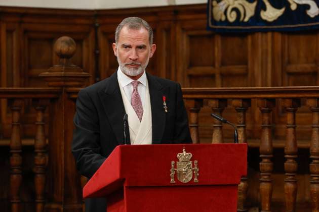 Spanish King Felipe VI gives a speech during the delivering act of Cervantes Award to Venezuelan poet Rafael Cadenas (not at the image) held in Alcala de Henares, Madrid, Spain on 24 April 2023. The Cervantes Award is the biggest prize in Spanish language. Venezuelan poet Rafael Cadenas receives the Cervantes Award !ACHTUNG: NUR REDAKTIONELLE NUTZUNG!  Copyright: xBallesterosx GRAF4699 20230424-d4d39daf2e442cc4781ce0a3077dd5d298096730