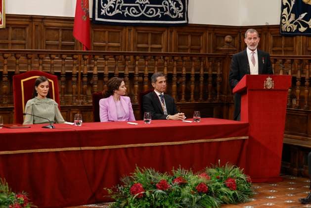 Spanish King Felipe VI (R) gives a speech during the delivering act of Cervantes Award to Venezuelan poet Rafael Cadenas (not at the image) held in Alcala de Henares, Madrid, Spain on 24 April 2023. The Cervantes Award is the biggest prize in Spanish language. Venezuelan poet Rafael Cadenas receives the Cervantes Award !ACHTUNG: NUR REDAKTIONELLE NUTZUNG!  Copyright: xBallesterosx GRAF4702 20230424-ec529800349b83cbbfa61ce09804bc2269596447
