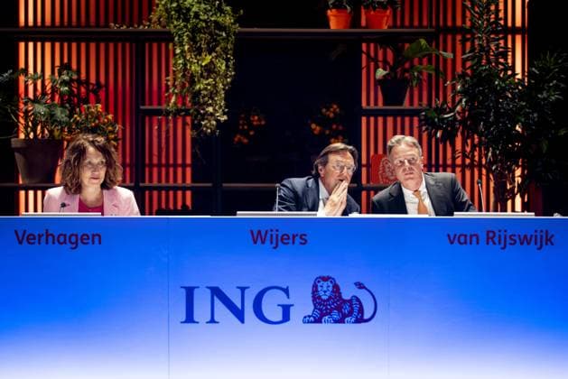 News Themen der Woche KW17 AMSTERDAM - Herna Verhagen (L), Hans Wijers, chairman of the Supervisory Board and CEO Steven van Rijswijk (R) during the General Meeting of Shareholders 2023 (AGM) of the bank ING in the Muziekgebouw aan t IJ. ANP KOEN VAN WEEL netherlands out - belgium out  Copyright: xx x467769258x originalFilename: 467769258.jpg
