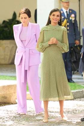 24-04-2023 Madrid Queen Letizia and Madrid region president Isabel Diaz attend the presentation of the Miguel de Cervantes literature prize in the Spanish language 2022 to Rafael Cadenas at the university of Alcala de Henares in Madrid. No Spain Â  Copyright: xPPEx