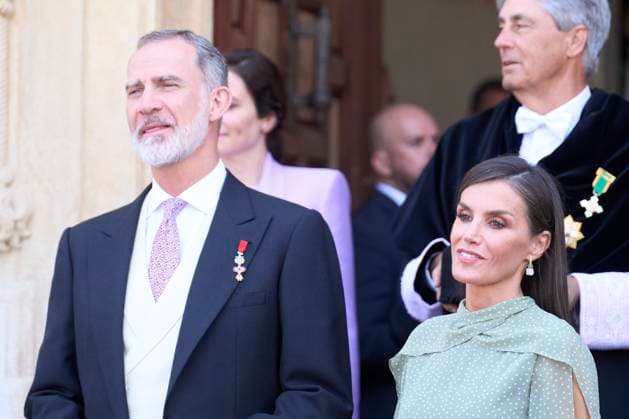 24-04-2023 Madrid Queen Letizia and King Felipe attend the presentation of the Miguel de Cervantes literature prize in the Spanish language 2022 to Rafael Cadenas at the university of Alcala de Henares in Madrid. No Spain Â  Copyright: xPPEx