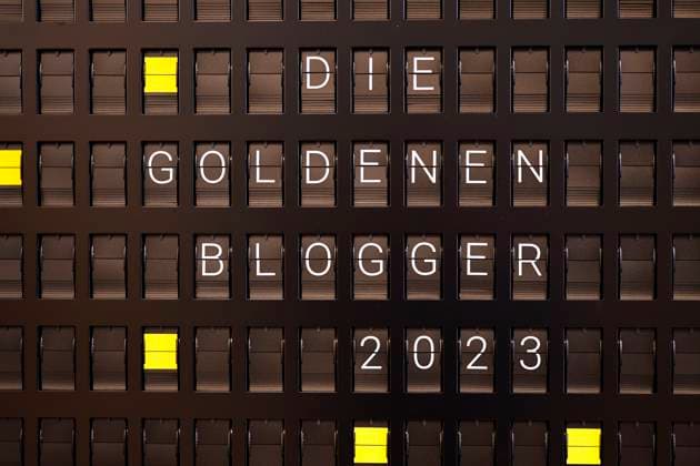 The logo of The Golden Bloggers 2023 on a scoreboard at the election of the Golden Bloggers 2023 in Rudas Club theme image, symbol image Düsseldorf, 24 04 2023 NRW Germany. Copyright: xChristophxHardtx