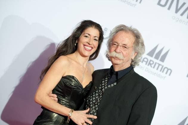 20. Unesco Charity Gala 2011, Düsseldorf *** NUR FÜR REDAKTIONELLE ZWECKE *** EDITORIAL USE ONLY ***<p>Pina Colluccia und Jean Pütz auf dem roten Teppich. Am 19.11.2011 fand die 20. Unesco Charity Gala 2011 im maritim Hotel Düsseldorf statt. Bei der von Ute-Henriette Ohoven initiierten Veranstaltung werden Eintrittsgelder und Spenden zugunsten der Kinderprojekte der Unesco gesammelt. Deutschland Düsseldorf Copyright: UwexSchaffmeisterx xWAZxFotopool *** 20 Unesco Charity Gala 2011, Düsseldorf *** ONLY FOR EDITORIAL PURPOSE *** EDITORIAL USE ONLY *** P Pina Colluccia and Jean Pütz at the Red Carpet on 19 11 2011 found the 20 Unesco Charity Gala 2011 at Maritim Hotel Düsseldorf instead of at the from Ute Henriette Ohoven initiate Copyright: UwexSchaffmeisterx xWAZxFotopool docnrwhugopicture43272833 EDITORIAL USE ONLY