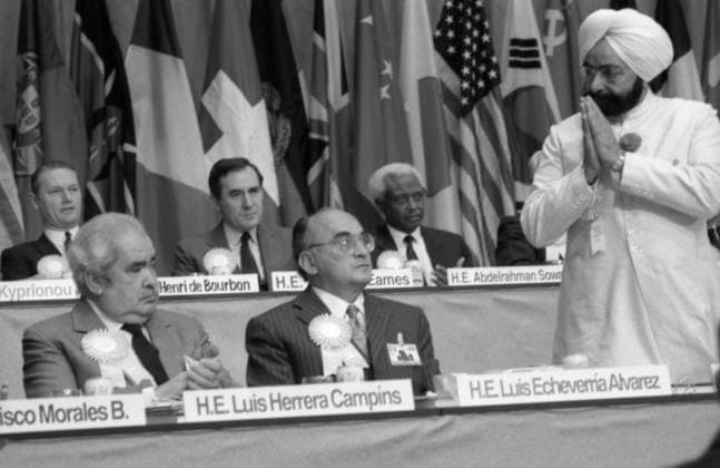 11th World Media Conference in Moscow 8417991 09.04.1990 Moscow. April 9-13, 1990. The 11th World Media Conference at the Center for International Trade and Science and Technological Ties with Foreign Countries. Photo: ail Singh, a statesman and politician from the Republic of India, on the rostrum. Galina Kmit Moscow Russia  Copyright: xGalinaxKmitx
