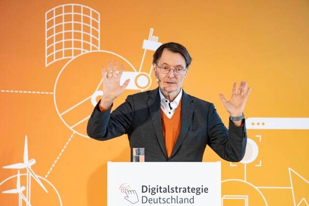 Bundesminister für Verkehr und digitale Infrastruktur und Bundesminister für Gesundheit informieren zu Digitalprojekten der Bundesregierung Karl Lauterbach, Bundesgesundheitsminister;Bundesminister für Verkehr und digitale Infrastruktur und Bundesminister für Gesundheit informieren zu Digitalprojekten der Bundesregierung Karl Lauterbach, Bundesgesundheitsminister, Berlin Berlin Deutschland Auditorium Friedrichstraße, Qua *** Federal Minister of Transport and Digital Infrastructure and Federal Minister of Health inform about digital projects of the Federal Government Karl Lauterbach, Federal Minister of Transport and Digital Infrastructure and Federal Minister of Health inform about digital projects of the Federal Government Kar