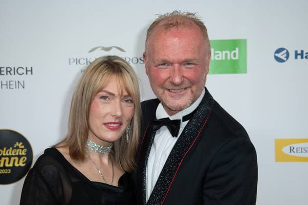 Frank NEUENFELS, Saenger, and Sarah BACKHAUS, red carpet, red carpet show, arrival, arrival, The Golden Sun 2023, on 22 04 2023 at Wunderland Kalkar,