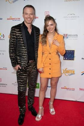Marie WEGENER, singer Christian EHRLICH, red carpet, red carpet show, arrival, arrival, The Golden Sun 2023, on 22 04 2023 in Wunderland Kalkar,