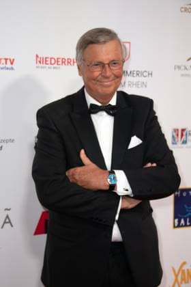 Wolfgang BOSBACH, politician, CDU, red carpet, red carpet show, arrival, arrival, The Golden Sun 2023, on 22 04 2023 in Wunderland Kalkar,