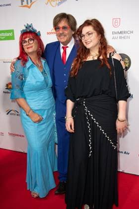 Joerg DRAEGER, presenter, with wife Petra and daughter Cincia Paulina, red carpet, red carpet show, arrival, arrival, The Golden Sun 2023, on 22 04 2023 in Wunderland Kalkar,