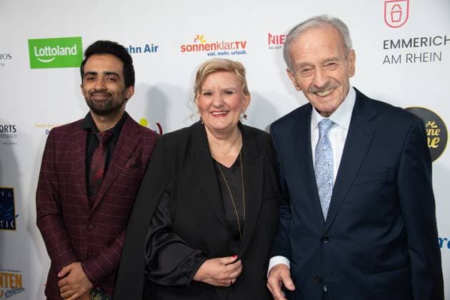 Horst NAUMANN, actor, with wife Martina and son Leon, red carpet, red carpet show, arrival, arrival, The Golden Sun 2023, on 22 04 2023 at Wunderland Kalkar,