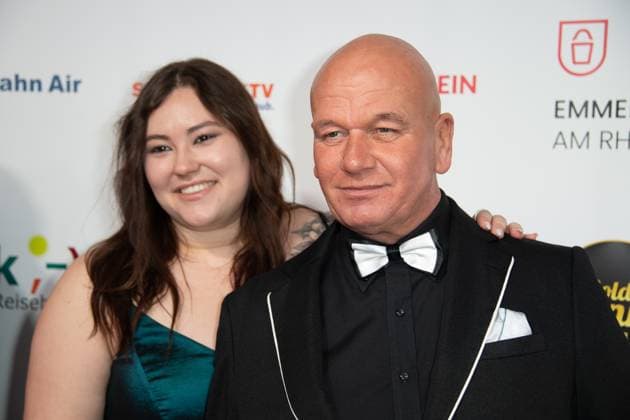 Tom BARCAL, actor, and Stefanie BLACK BARCAL, red carpet, red carpet show, arrival, arrival, The Golden Sun 2023, on 22 04 2023 at Wunderland Kalkar,