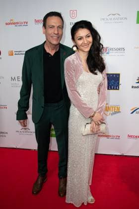 Harald REITINGER and wife Sue, red carpet, red carpet show, arrival, arrival, The Golden Sun 2023, on 22 04 2023 at Wunderland Kalkar,