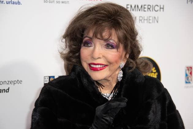 Actress Dame Joan COLLINS, red carpet, red carpet show, arrival, arrival, The Golden Sun 2023, on 22 04 2023 at Wunderland Kalkar,