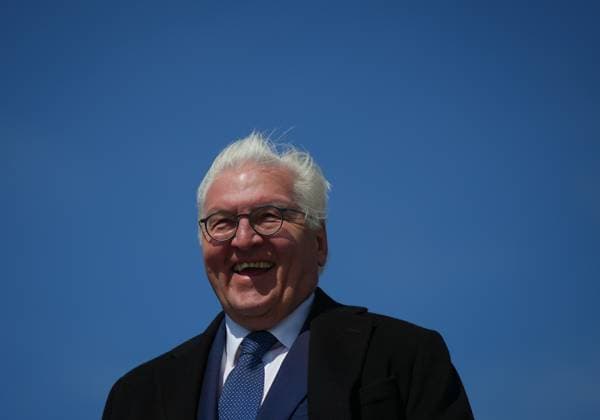 April 25, 2023, VANCOUVER, BC, CANADA: Germany President Frank-Walter Steinmeier laughs while touring the harbour on a boat and viewing port operations, in Vancouver, on Tuesday, April 25, 2023. VANCOUVER CANADA  - ZUMAc35_ 20230425_zaf_c35_136 Copyright: xDarrylxDyckx