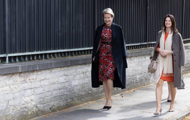 Queen Mathilde of Belgium and her personal assistant Melissa Maas Van Wayenberge walk to Royal Palace ahead of the presentation of the Queen Mathilde Prize ISEE IDEA IDO of the Queen Mathilde Fund, at the Royal Palace in Brussels, Wednesday 26 April 2023. The Queen Mathilde Fund annually supports dozens of initiatives in Belgium that empower socially vulnerable children and young people. The project call I SEE, IDEA, I DO specifically provides support and professional guidance to young people who are looking for solutions to local challenges and thus aims to encourage young people s entrepreneurship. Just before the award ceremony, the Queen had a meeting with the youth jury, which again selected the laureate of the Queen Mathilde Prize  BENOITxDOPPAGNE 66109420