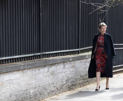 Queen Mathilde of Belgium walks to Roayl Palace ahead of the presentation of the Queen Mathilde Prize ISEE IDEA IDO of the Queen Mathilde Fund, at the Royal Palace in Brussels, Wednesday 26 April 2023. The Queen Mathilde Fund annually supports dozens of initiatives in Belgium that empower socially vulnerable children and young people. The project call I SEE, IDEA, I DO specifically provides support and professional guidance to young people who are looking for solutions to local challenges and thus aims to encourage young people s entrepreneurship. Just before the award ceremony, the Queen had a meeting with the youth jury, which again selected the laureate of the Queen Mathilde Prize from various projects this year.  BENOITxDOPPAGNE 66109461