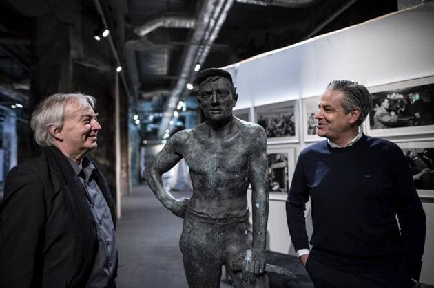 <p>Bergbau trifft Fußball: Austellung von Ruhr-Museum und Fußball-Museum mit diversen Begleitaktionen. Vorgespräch mit Heinrich Theodor Grütter, Direktor des Ruhr-Museums, und Manuel Neukirchner, Direktor des Deutschen Fußballmuseums, in der Ausstellung. Deutschland NRW Essen Copyright: FabianxStrauch