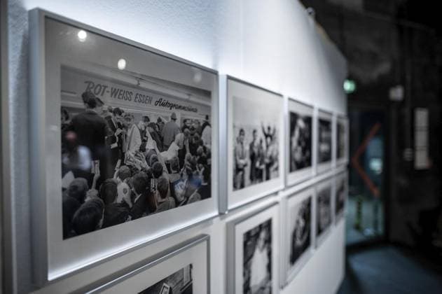 <p>Bergbau trifft Fußball: Austellung von Ruhr-Museum und Fußball-Museum mit diversen Begleitaktionen. Vorgespräch mit Heinrich Theodor Grütter, Direktor des Ruhr-Museums, und Manuel Neukirchner, Direktor des Deutschen Fußballmuseums, in der Ausstellung. Deutschland NRW Essen Copyright: FabianxStrauch