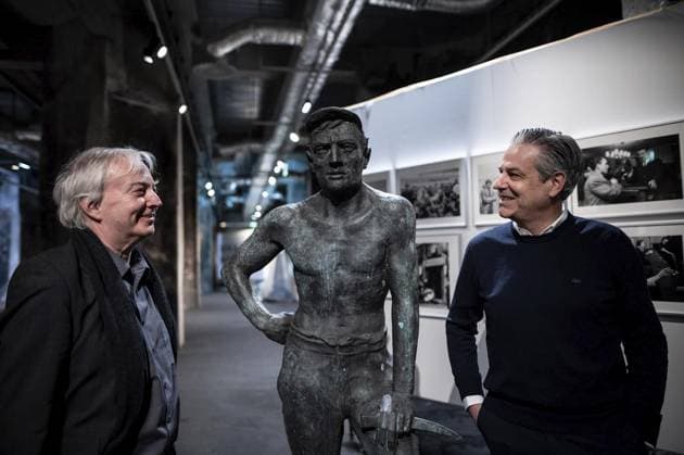 <p>Bergbau trifft Fußball: Austellung von Ruhr-Museum und Fußball-Museum mit diversen Begleitaktionen. Vorgespräch mit Heinrich Theodor Grütter, Direktor des Ruhr-Museums, und Manuel Neukirchner, Direktor des Deutschen Fußballmuseums, in der Ausstellung. Deutschland NRW Essen Copyright: FabianxStrauch