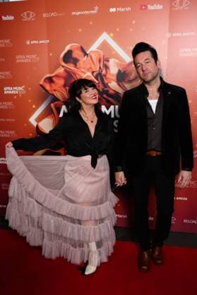2023 APRA MUSIC AWARDS, Kav Temperley arrives at the 2023 APRA Music Awards at the International Convention Centre, in Sydney, Thursday, April 27, 2023. ( NO ARCHIVING, EDITORIAL USE ONLY, NO USE IN BOOKS WITHOUT CONSENT SYDNEY NSW AUSTRALIA  Copyright: xJAMESxGOURLEYx 20230427001791436771