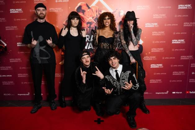 2023 APRA MUSIC AWARDS, Becca Hatch (second left, top row) arrives at the 2023 APRA Music Awards at the International Convention Centre, in Sydney, Thursday, April 27, 2023. ( NO ARCHIVING, EDITORIAL USE ONLY, NO USE IN BOOKS WITHOUT CONSENT SYDNEY NSW AUSTRALIA  Copyright: xJAMESxGOURLEYx 20230427001791440865