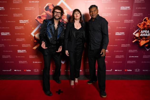 2023 APRA MUSIC AWARDS, Henry Wagons, Celia Pacquola and Fred Leone arrive at the 2023 APRA Music Awards at the International Convention Centre, in Sydney, Thursday, April 27, 2023. ( NO ARCHIVING, EDITORIAL USE ONLY, NO USE IN BOOKS WITHOUT CONSENT SYDNEY NSW AUSTRALIA  Copyright: xJAMESxGOURLEYx 20230427001791446457