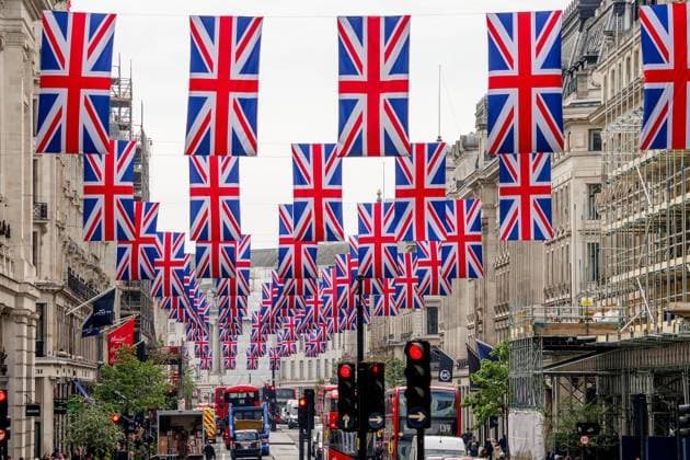 News Themen der Woche KW17 News Bilder des Tages . 27 04 2023. London, United Kingdom. Coronation Decorations London. Decorations & bunting on Regent Street ahead of King Charles Coronation.  xMartynxWheatleyx xi-Imagesx IIM-24318-0001