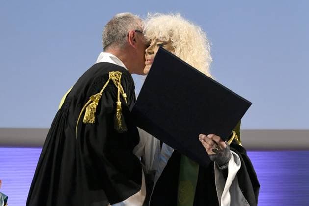 Milan, IULM University - Conferment of the honorary master s degree in management of artistic and cultural resources to Donatella Rettore  Copyright: xAlbertoxTerenghix xipa-agency.nex xComi Terenghix IPA_IPA37575180