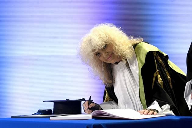 Milan, IULM University - Conferment of the honorary master s degree in management of artistic and cultural resources to Donatella Rettore  Copyright: xAlbertoxTerenghix xipa-agency.nex xComi Terenghix IPA_IPA37575206