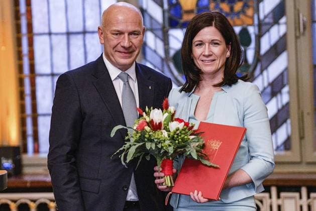 Berliner Bürgermeisters ernennt Senatsmitglieder *** NUR FÜR REDAKTIONELLE ZWECKE *** EDITORIAL USE ONLY ***<p>Der Regierender Bürgermeister Kai Wegner CDU ernennt im Roten Rathaus Katharina Günther-Wünsch CDU, zur Senatorin für Bildung, Jugend und Familie, fotografiert am 27. April 2023 in Berlin. Deutschland Berlin Berlin Copyright: MaurizioxGambarini *** Berlin mayor appoints senate members FOR EDITORIAL PURPOSES ONLY EDITORIAL USE ONLY p Governing Mayor Kai Wegner CDU appoints Katharina Günther Wünsch CDU, as senator for education, youth and family affairs, at the Red City Hall, photographed on April 27, 2023 in Berlin Germany Berlin Copyright MaurizioxGambarini Copyright: MaurizioxGambarini doc7pynp03oyde28jcan91 ,EDITORIAL USE ONLY