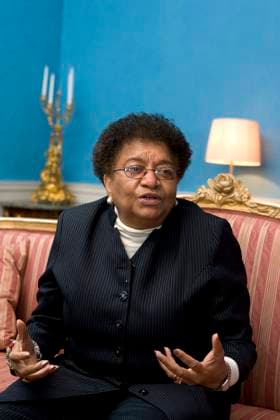 STOCKHOLM 20071126 Liberia s President Ellen Johnson-Sirleaf in a interview at Haga Palace in Stockholm during her one day visit to Sweden Novemver 26, 2007. Mrs Ellen Johnson-Sirleaf as announced as one of the 2011 Nobel Peace lauretaes on Friday STOCKHOLM SWEDEN x10040x *** STOCKHOLM 20071126 Liberia s President Ellen Johnson Sirleaf in an interview at Haga Palace in Stockholm during her one day visit to Sweden Novemver 26, 2007 Mrs Ellen Johnson Sirleaf as announced as one of the 2011 Nobel Peace laureates on Friday STOCKHOLM SWEDEN x10040x  Copyright: xANDERSxWIKLUNDx xTTx x SWEDEN-ELLEN JOHNSON-SIRLEAF