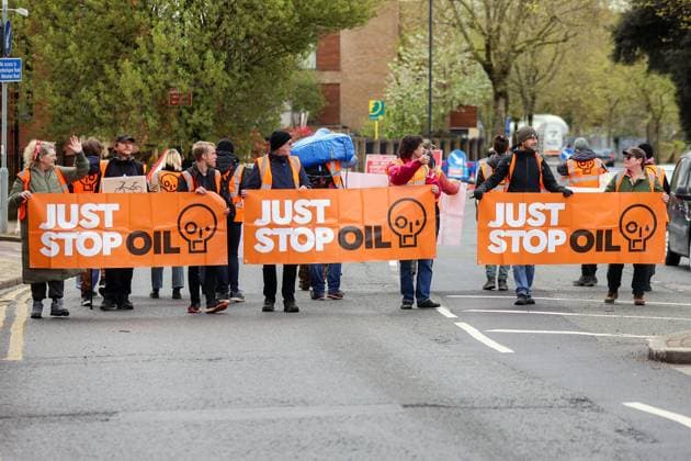 News Themen der Woche KW17 News Bilder des Tages . 28 04 2023. London, United Kingdom. Just Stop Oil Protest Day Five. Day five of Just Stop Oil slow walking protests. Protesters thwarted in Ealing earlier relocate to Kensal Green  xMartynxWheatleyx xi-Imagesx IIM-24324-0008