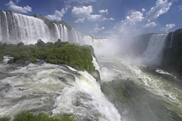  Iguazu Fälle, Iguassu Fälle, Iguaçu Fälle an der Grenze zwischen Brasilien und Argentinien *** Iguazu Cases, Iguassu Cases, Iguaçu Cases to the Border between Brazil and Argentina Copyright: imageBROKER/alimdix/xArterra ibltsm09215897.jpg