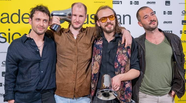 RECORD DATE NOT STATED 20230428 Amadeus Austrian Music Awards 2023 WIEN, OESTERREICH - 28. APRIL: Wanda Preistraeger der Amadeus Award 2023 in der Kategorie - Live-Act des Jahres und Album des Jahres- praesentiert von oeticket - nach der Verleihung in der weissen Bar des Wiener Volkstheaters am 28. April 2023 in Wien, Oesterreich. 230429_SEPA_17_025 Copyright: xIsabellexOuvrardx SEPAxMedia